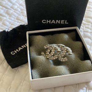 CHANEL stud Earrings
